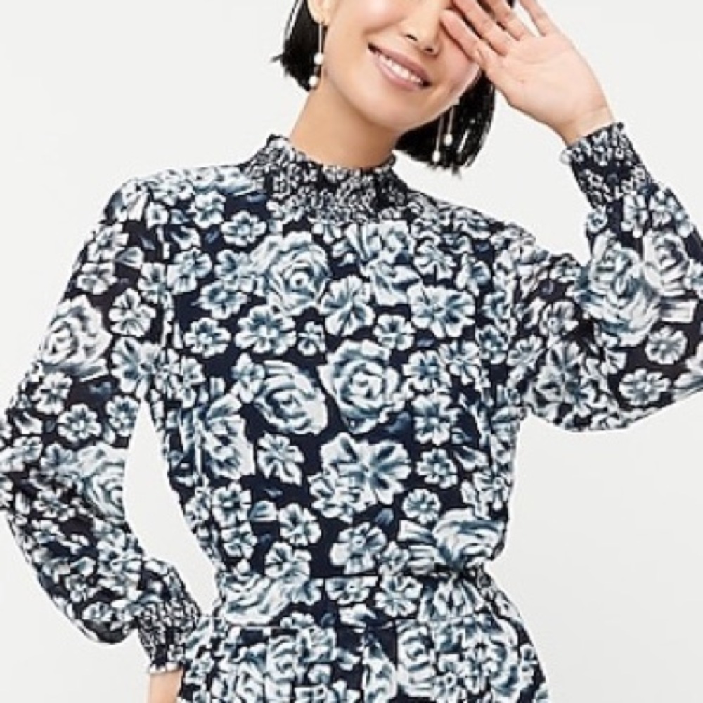✨5 FOR $25✨ J. Crew Blue Shaded Floral Chiffon HighNeck Blouse